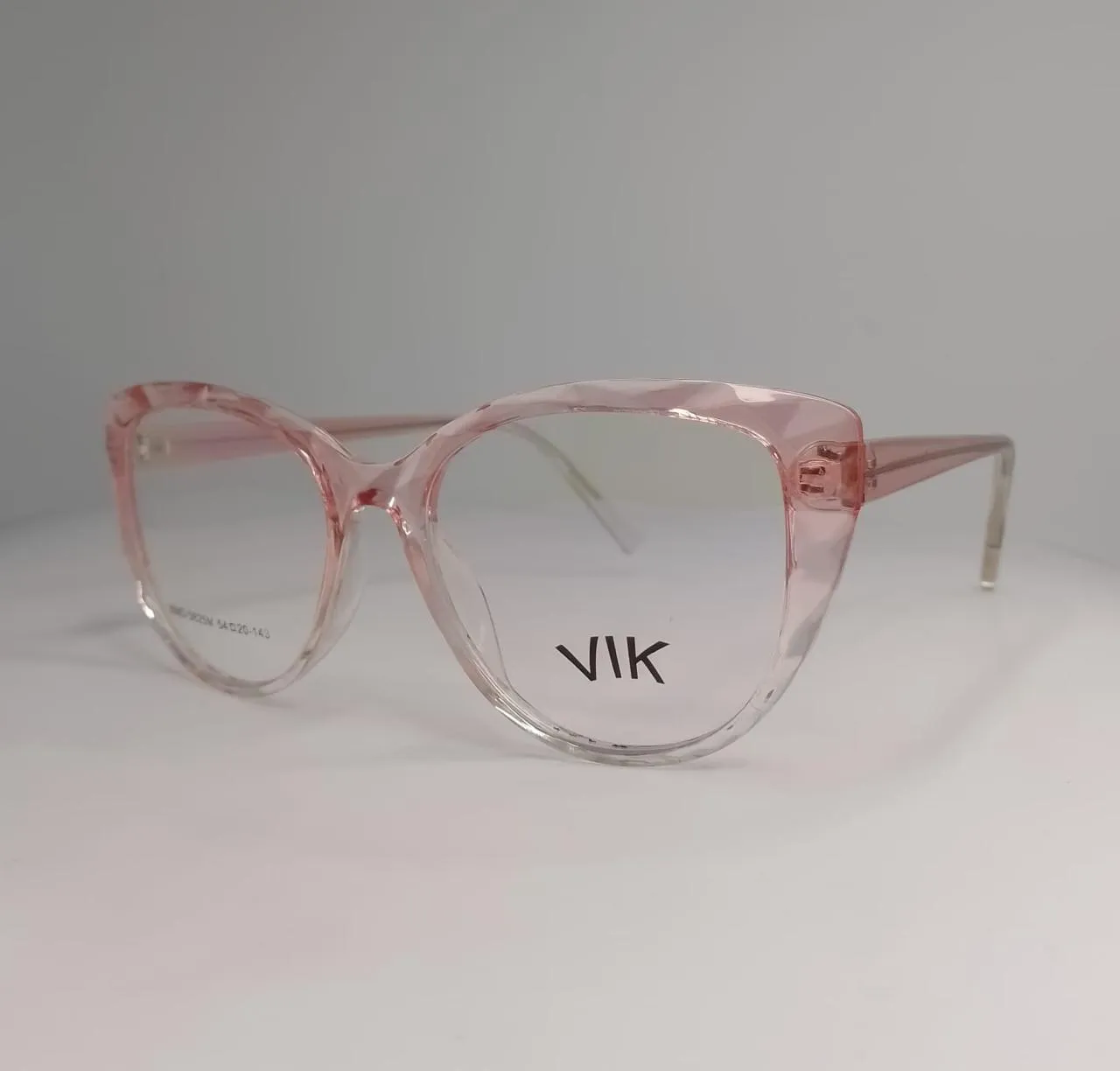 vik-lentes-de-dama